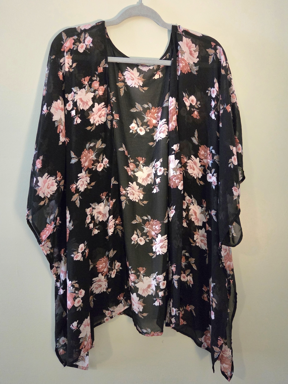 Torrid Black Floral Print Over-piece (Open Front)